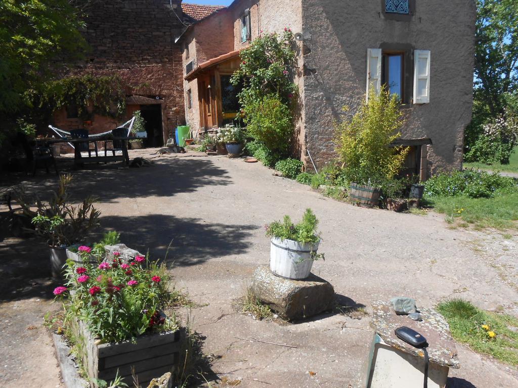Gite Des Monts Saint-Izaire Экстерьер фото